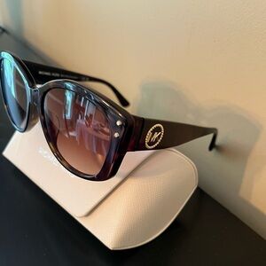 Michael Kors Sun glasses with case